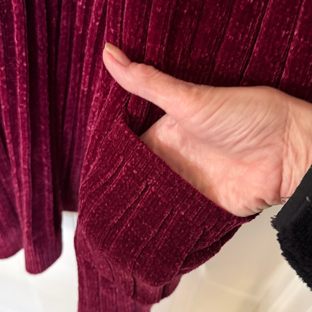 Matty M Burgundy Red Chenille Boyfreind Long Cardigan - Picture 3 of 9